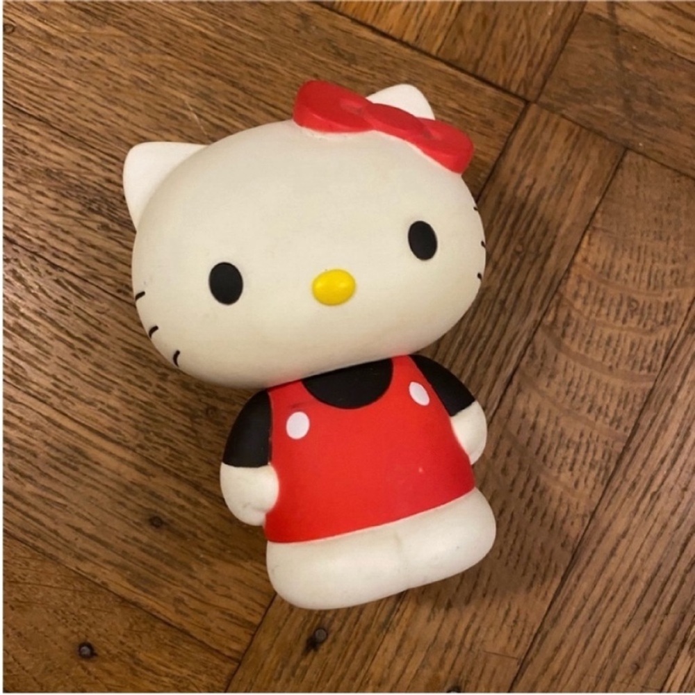 Hello Kitty Vinyl Figure